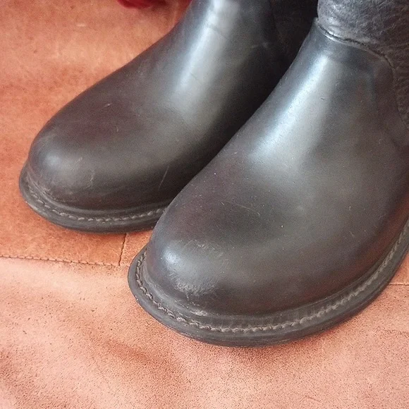 BOGS Leather & Rubber Black Women's Boots - Picture 7 of 9